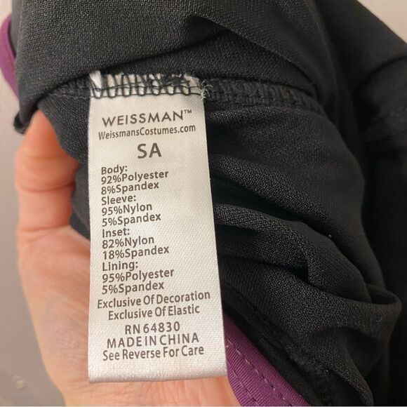 WEISSMAN Dance long 1 sleeve purple sequin Run Boy Run
10220 SA-Small adult - Picture 6 of 11